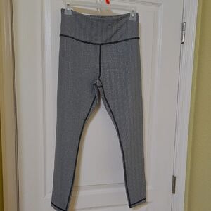 ZYIA Womens Black and White Patterned Leggings